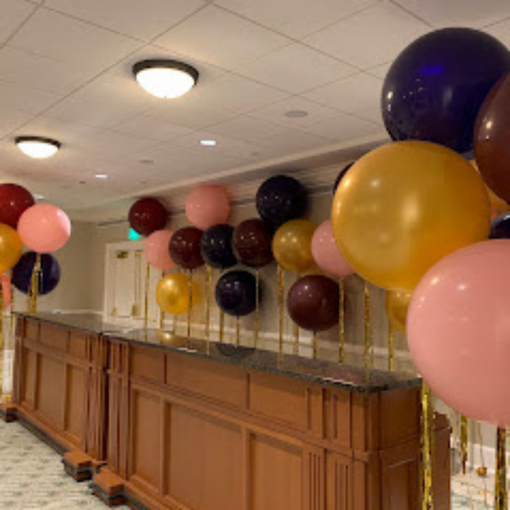 Light Blue Hanging Streamer Balloon Tails