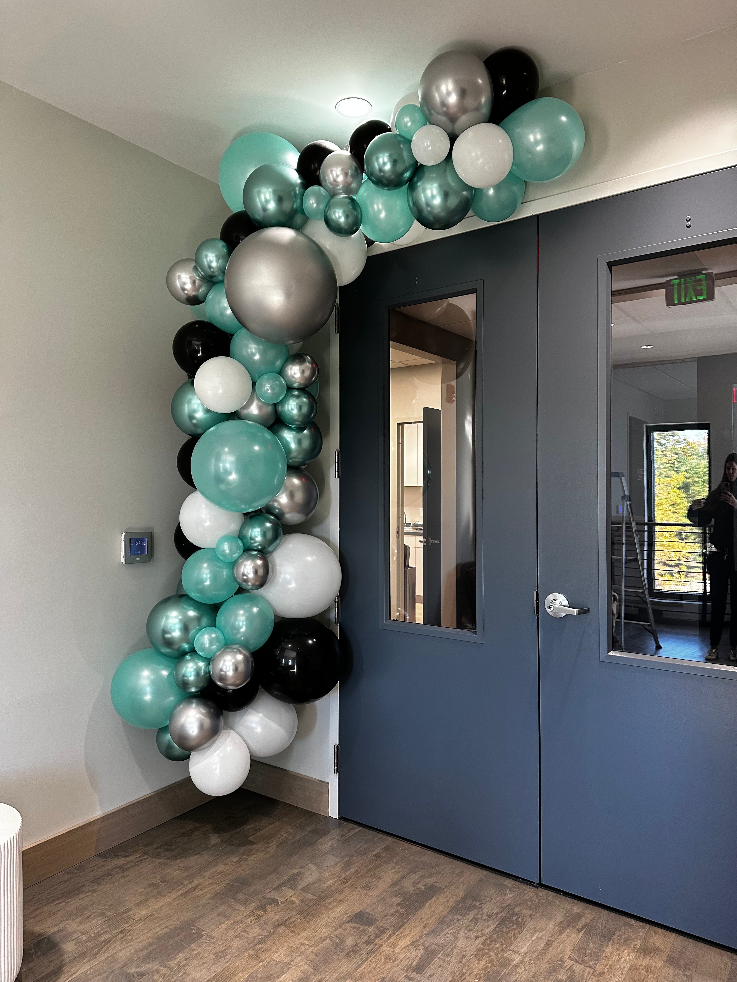 Electric Mint Garland (5 Feet)