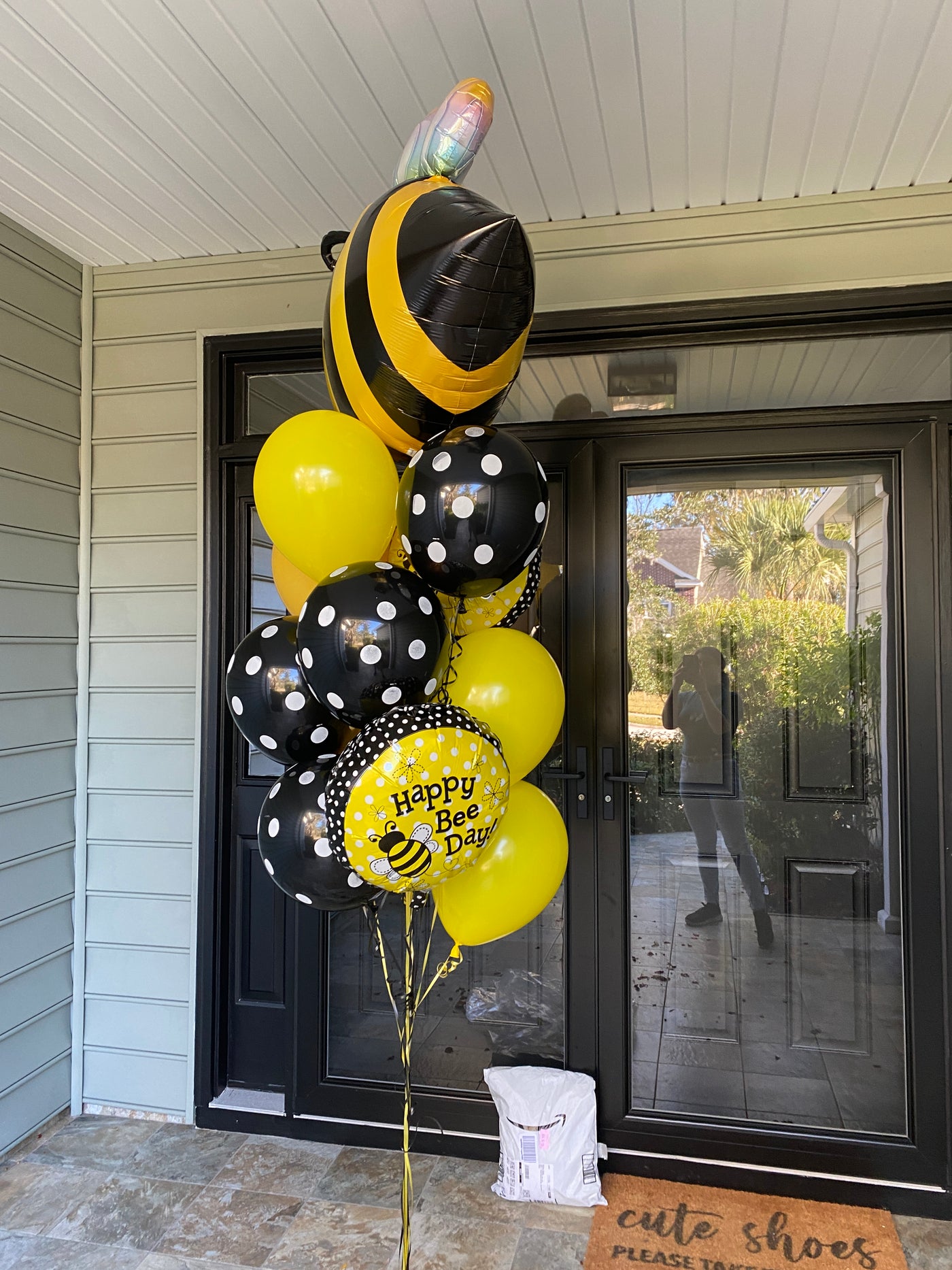 Happy Bee Day! Birthday Delivery Bouquet (12 Balloons)